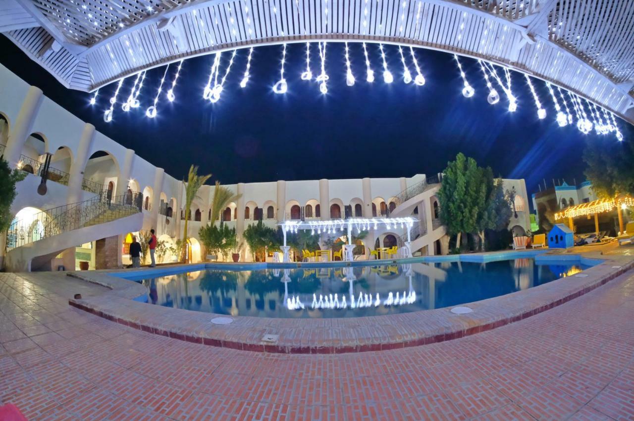 Yassmina Hotel Дахаб Екстериор снимка