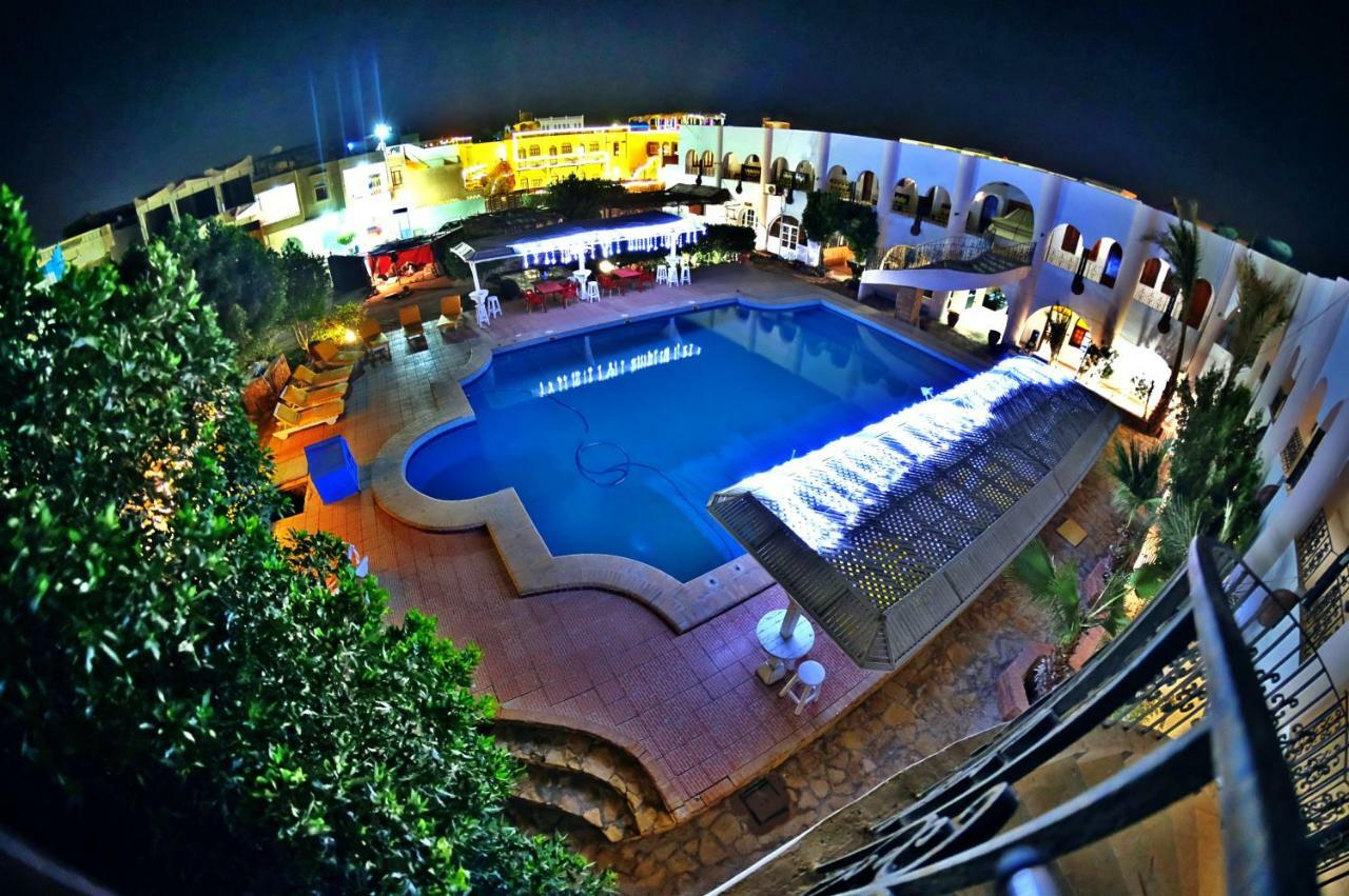 Yassmina Hotel Дахаб Екстериор снимка