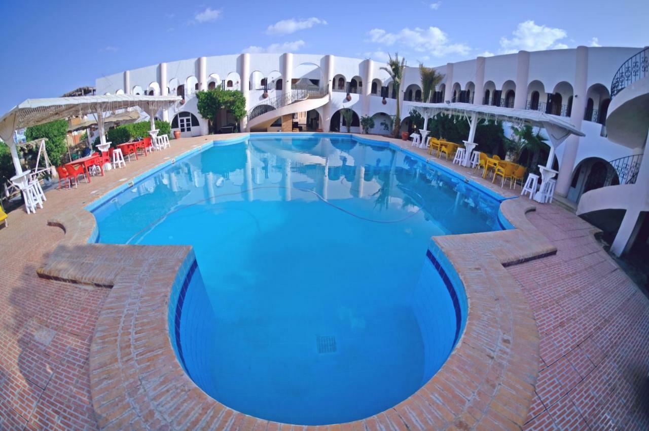 Yassmina Hotel Дахаб Екстериор снимка